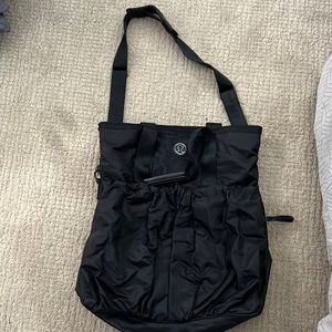 Lululemon Black tote - has laptop pocket!